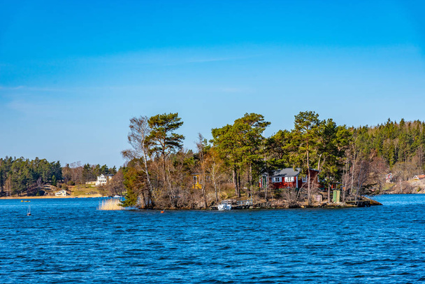 Forrested island on lake malaren near Stockholm, Sweden - Foto, imagen