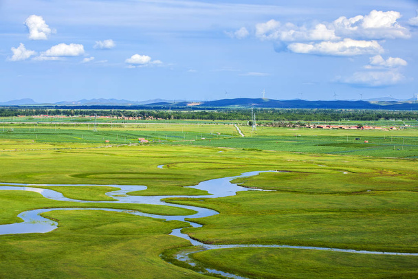 La rivière sur la prairie
 - Photo, image