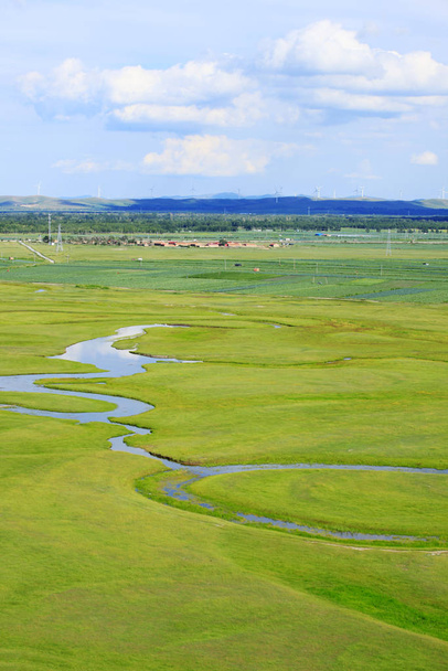 La rivière sur la prairie
 - Photo, image