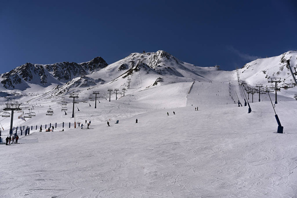 Grandvalira, Andorra 'da kayak merkezi Pas de la Casa sektörü - Fotoğraf, Görsel