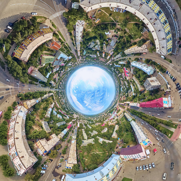 Piękny futurystyczny widok z lotu ptaka na miasto Ust-Kamenogorsk (Kz: Oskemen), wschodni Kazachstan (Kazachstan)) - Zdjęcie, obraz