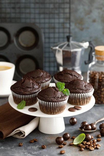 Koffie chocolade muffins voor het ontbijt - Foto, afbeelding