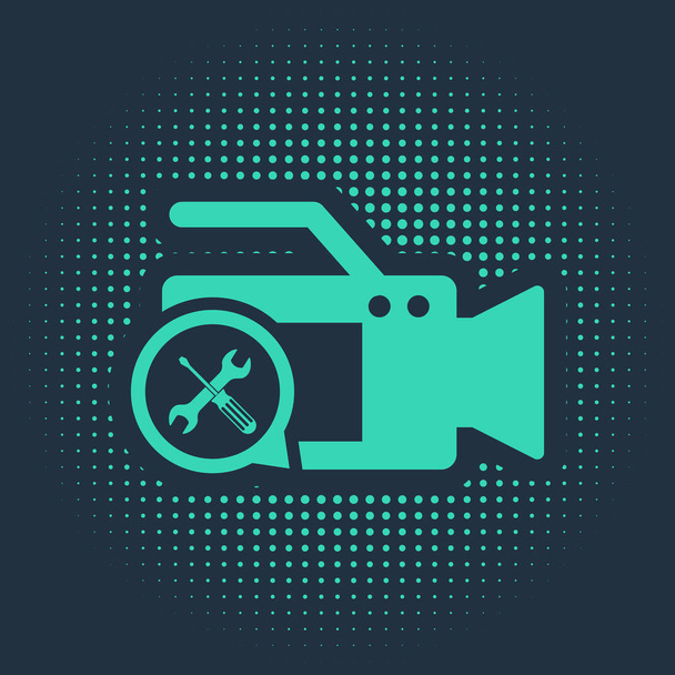 ドライバーとレンチアイコンが青の背景に隔離されたグリーンビデオカメラ。調整、サービス、設定、メンテナンス、修理、修正。抽象円のランダムなドット。ベクターイラスト - ベクター画像