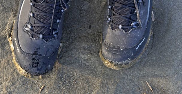 Многие походы зависят от качества обуви на ногах
. - Фото, изображение