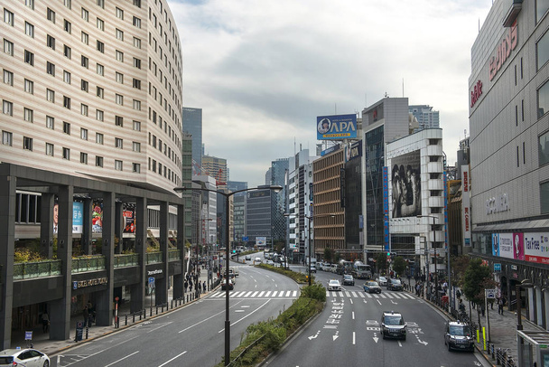Tokyo, Japan  november 13, 2019: cityscape at the central business district of Tokyo, Japan - Foto, Imagen