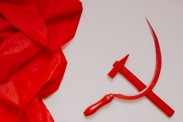 falce rossa e martello simbolo della storia del comunismo dell'Unione Sovietica della Russia
 - Foto, immagini
