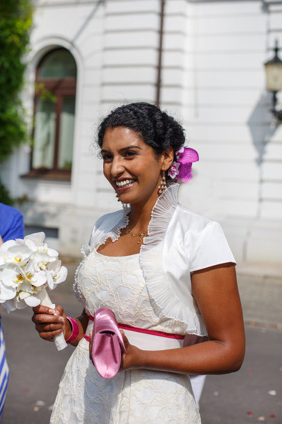 Bela noiva indiana feliz após a cerimônia de casamento
. - Foto, Imagem