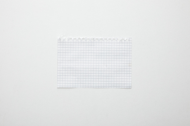 horní pohled na prázdný papír izolovaný na bílém - Fotografie, Obrázek