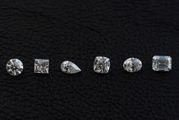 Hercegnő körte párna és ovális alakú gyémánt - Fotó, kép