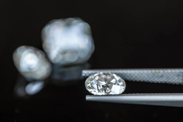 Diamond in Jewelry Tweezers - Foto, Imagem