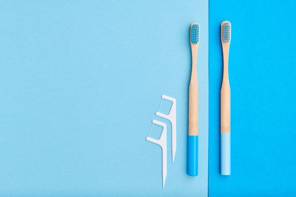 Szczoteczki do zębów i narzędzia do pielęgnacji jamy ustnej  - Zdjęcie, obraz