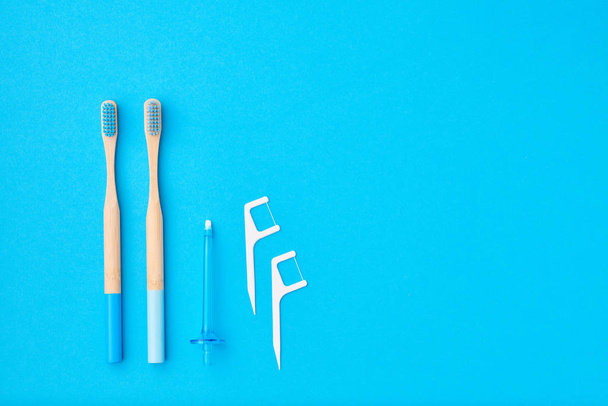 zubní kartáčky a nástroje pro ústní péči  - Fotografie, Obrázek