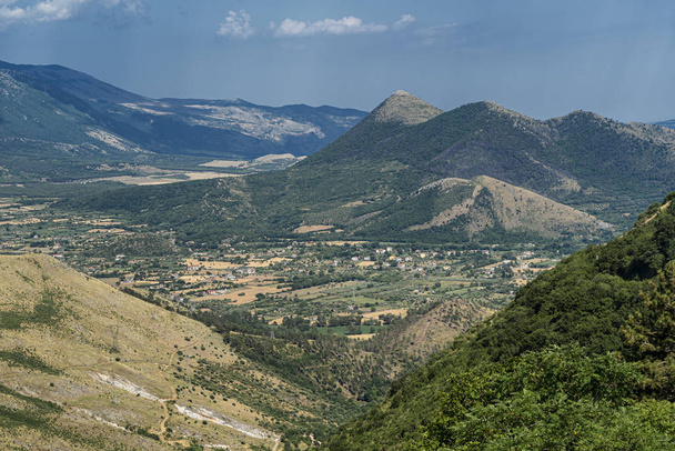 Krajobraz w pobliżu Mormanno, Kalabria - Zdjęcie, obraz