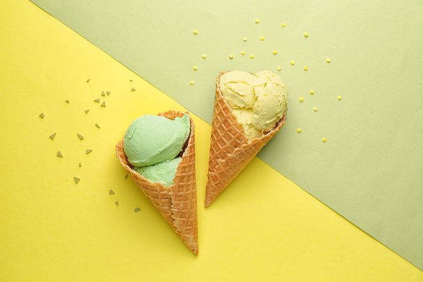 Sweet tasty ice-cream on color background - Fotografie, Obrázek