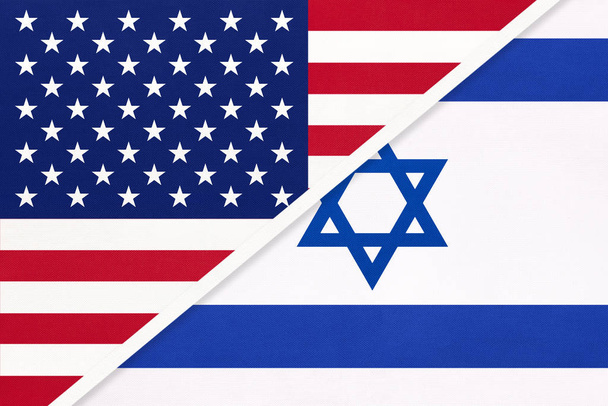 Уса проти Ізраїля національний прапор з текстилю. Відносини між двома американськими та азійськими країнами. - Фото, зображення