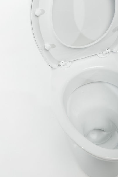 nowoczesna ceramiczna czysta muszla klozetowa izolowana na białym - Zdjęcie, obraz