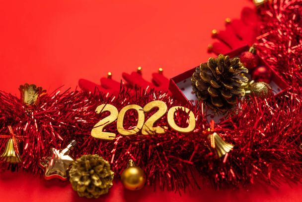 Mutlu Noeller, Kızıl Noel süslemeleri Ve yeni yıl 2020 - Fotoğraf, Görsel