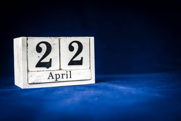 22 de abril, vigésimo segundo de abril, día 22 del mes de abril - óxido
 - Foto, imagen
