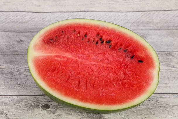 Ripe sweet juicy Half watermelon - Foto, Imagem