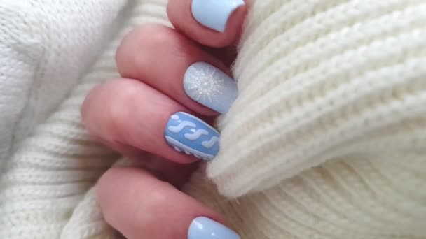 female hand beautiful manicure sweater - Footage, Video