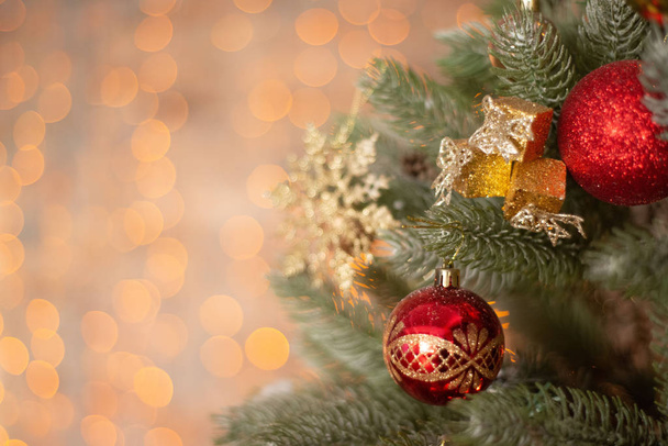 Año Nuevo, Navidad, fondo, abeto, decoraciones de Navidad, rojo, verde, oro, luces, bokeh, concierto de vacaciones, 2019, 2020,2021, 2022
 - Foto, Imagen