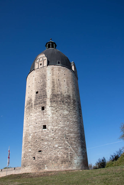 Sajonia Anhalt, vista del Castillo de Neuburg con torre en Friburgo / Unstrut
 - Foto, imagen