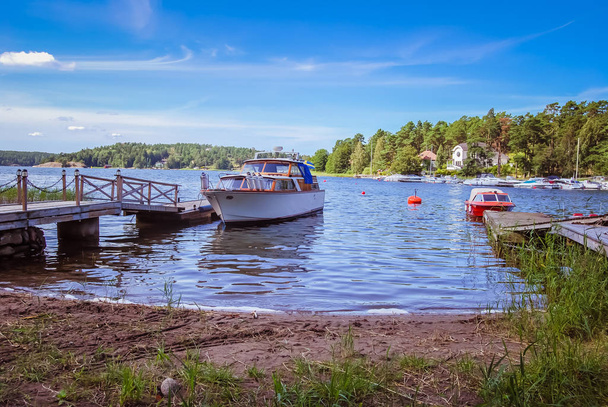 Озеро острова в Стокгольмском архипелаге, в прекрасный солнечный летний день в Сведен.Varmdo, Uppland, Sodermanland, Alstaket
 - Фото, изображение