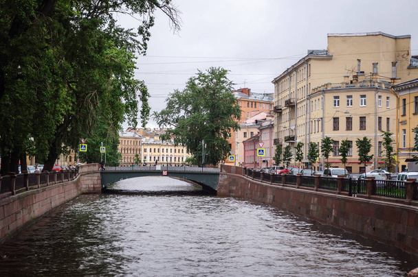 Griboyedov kanaal in St. Petersburg werd gebouwd in 1970. - Foto, afbeelding