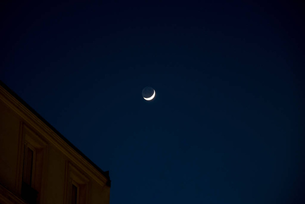 Geceleyin yeni ay - Fotoğraf, Görsel