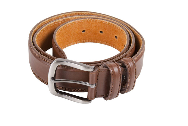 Cinturón de cuero marrón; foto sobre fondo blanco
 - Foto, imagen
