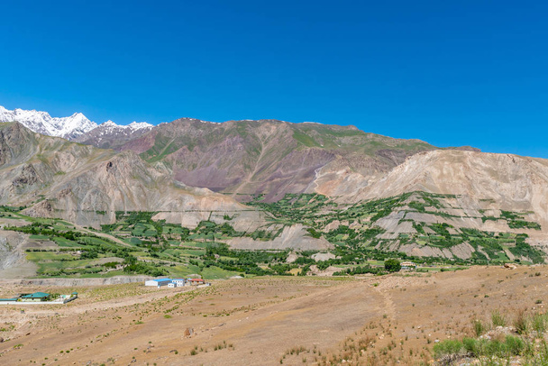 Qalai Khumb προς Khorugh Pamir Highway 60 - Φωτογραφία, εικόνα