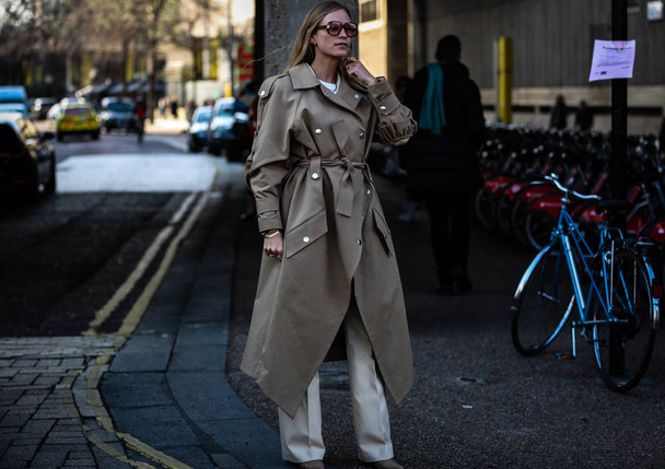 ロンドンファッションウィークストリート街1 7フェブライオ2019 - 写真・画像