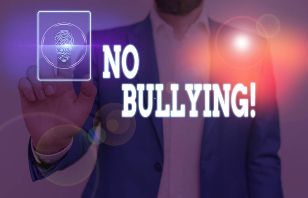 Ecriture conceptuelle montrant No Bullying. Business photo texte arrêter comportement agressif parmi les enfants déséquilibre de pouvoir
. - Photo, image