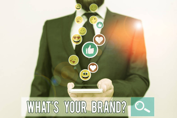 Текст написання слів What S Your Brand question. Бізнес-концепція запитання про логотип продукту робить або те, що ви спілкуєтеся
. - Фото, зображення
