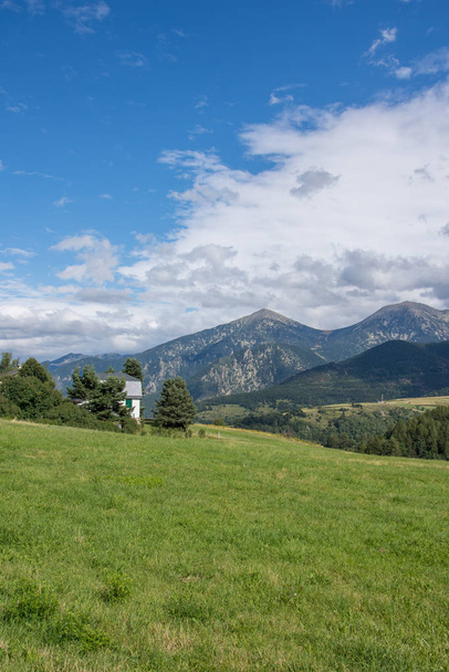 scoperta delle Pirene orientali in estate, regione ancora selvaggia di
 - Foto, immagini