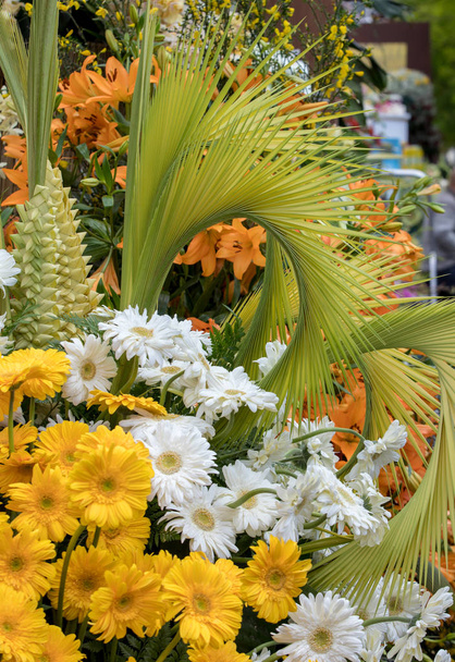 カラフルな熱帯の花の美しさの花の装飾  - 写真・画像