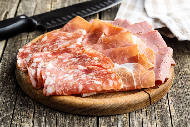 Sliced salami, prosciutto and roast beef. - Foto, Imagen