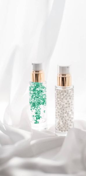 Skincare serum and make-up primer gel bottle, moisturizing lotio - Фото, изображение