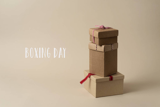 cajas de regalo y día de boxeo de texto
 - Foto, imagen