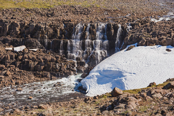 Wodospad na płaskowyżu Putorana. Rosja - Zdjęcie, obraz