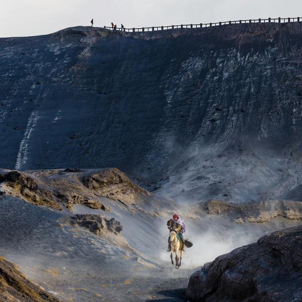 Reiter am Mount Bromo - Foto, Bild