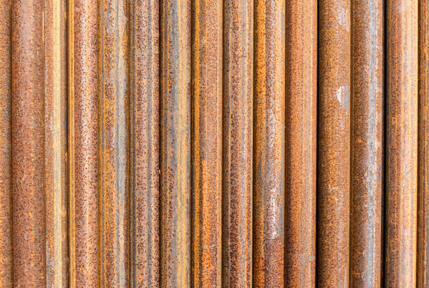 Barras de refuerzo oxidadas para la construcción
 - Foto, Imagen