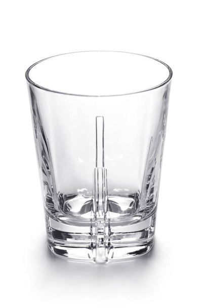 Bicchiere vuoto isolato su bianco
 - Foto, immagini