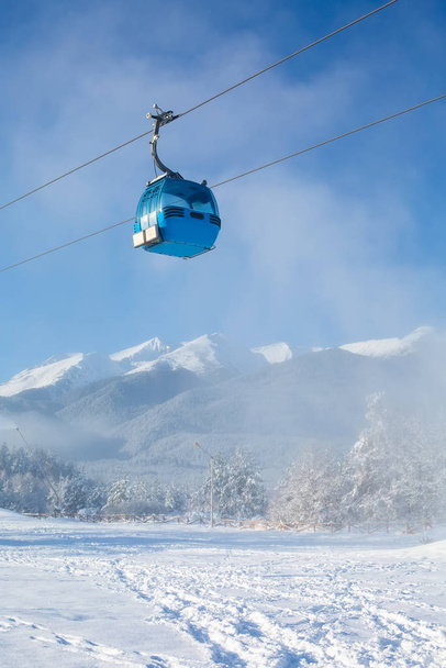 Station de ski Bansko, Bulgarie, téléphérique et piste
 - Photo, image