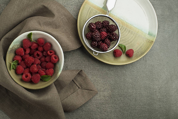 Fresh Raspberry and blackraspberry - Zdjęcie, obraz