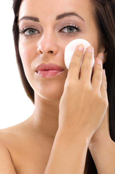 skin care woman removing makeup - Foto, Bild
