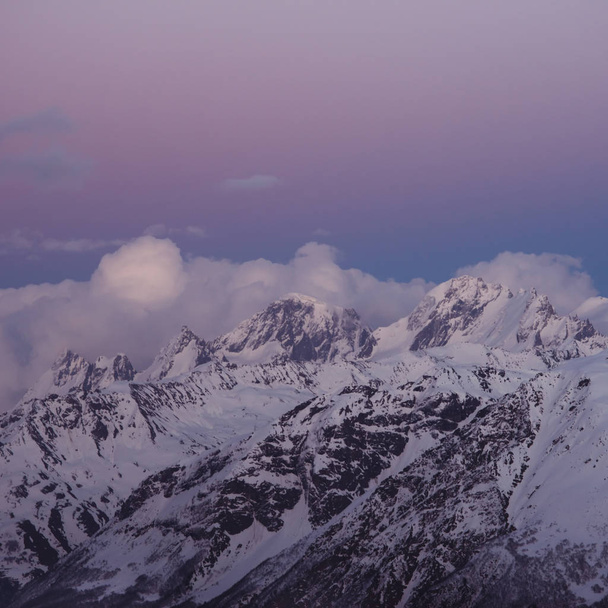 Snowy mountain peaks beautiful landscape at sunset - Foto, Imagem