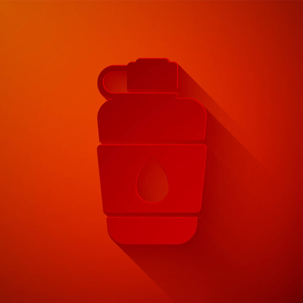 ペーパーカット赤い背景に隔離されたカノテンウォーターボトルのアイコン。観光フラスコのアイコン。キャンペーンで水の使用のジャー。紙のアートスタイル。ベクターイラスト - ベクター画像