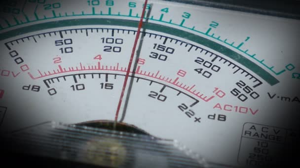 analoges Multimeter zur Messung der Spannung, Tester-Tool - Filmmaterial, Video
