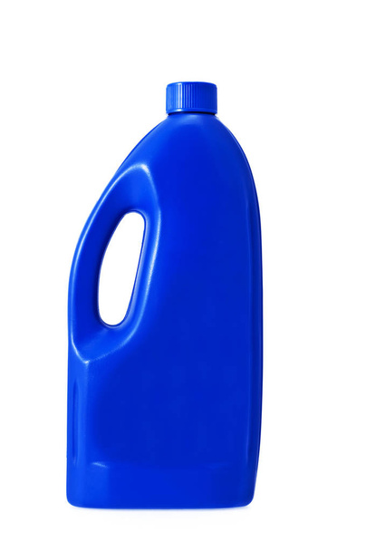 Zárt és új blu műanyag palack fehér háttér - Fotó, kép